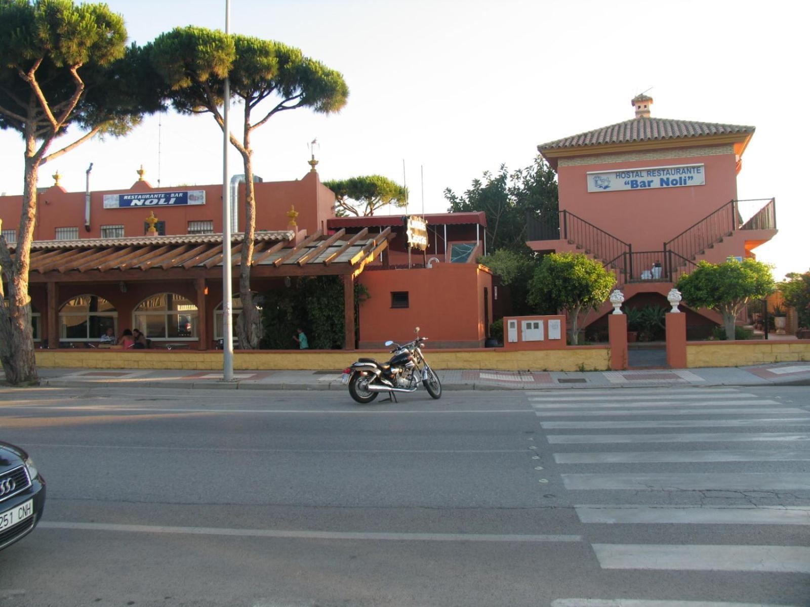 Hostal Noli Chiclana de la Frontera Exterior foto